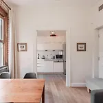Homie - Historical Nearby Galata Tower Apartment *