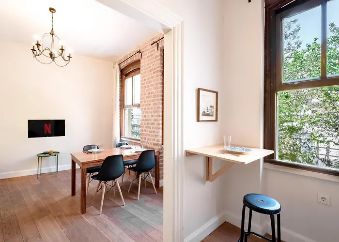 Homie - Historical Nearby Galata Tower شقة