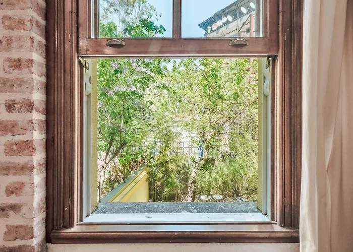 Homie - Historical Nearby Galata Tower اسطنبول